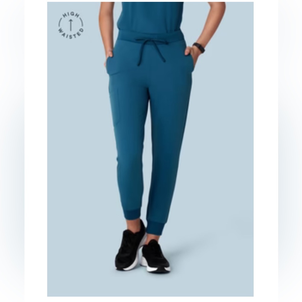 Women’s Scrubs